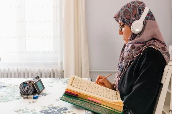 A learner reading the Quran